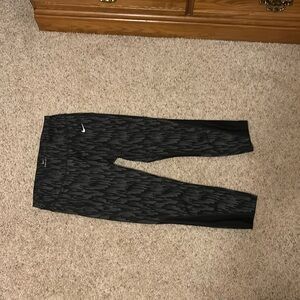 Nike dry fit cropped leggings gray size M
